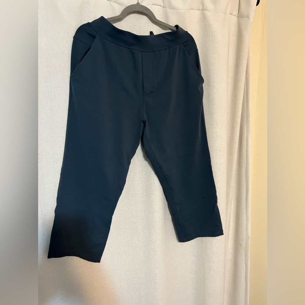 EXTREMELY RARE Lululemon Cropped Pants